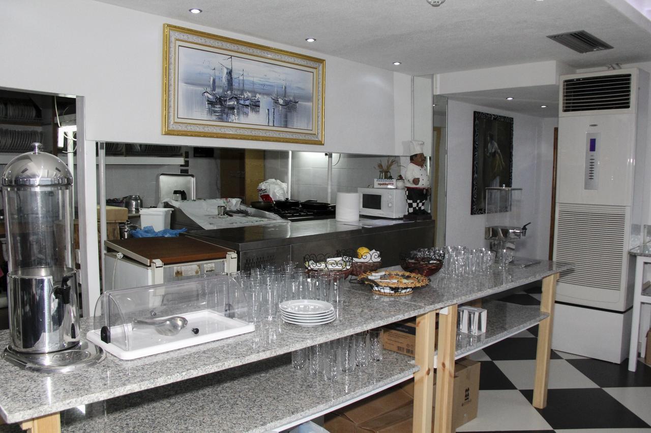 Republika Hotel Saranda Dış mekan fotoğraf